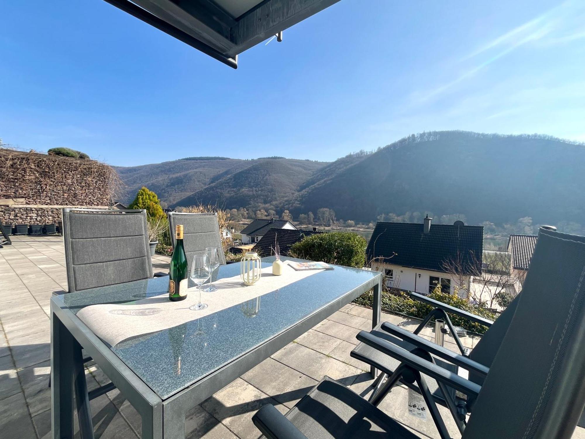Ferienwohnung Sonnenterrasse, 1-4 Personen, 2 Schlafzimmer, Grosse Terrasse Мюден Экстерьер фото